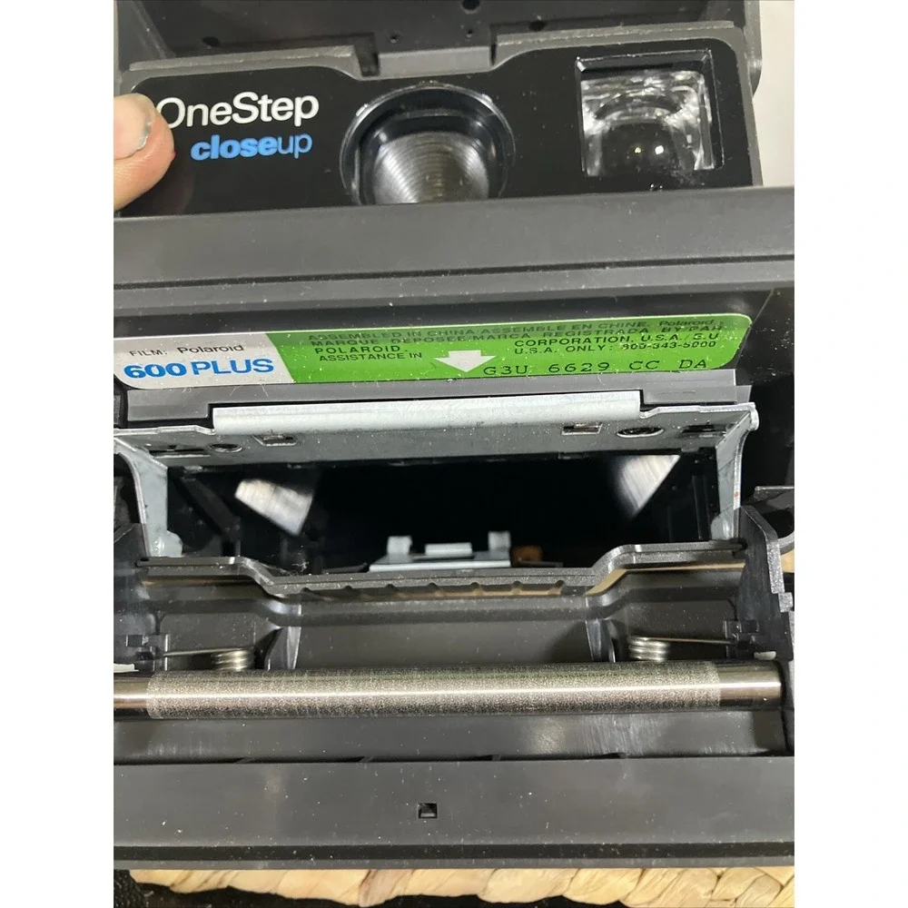 Polaroid 600 OneStep Close Up Instant Film Camera‎